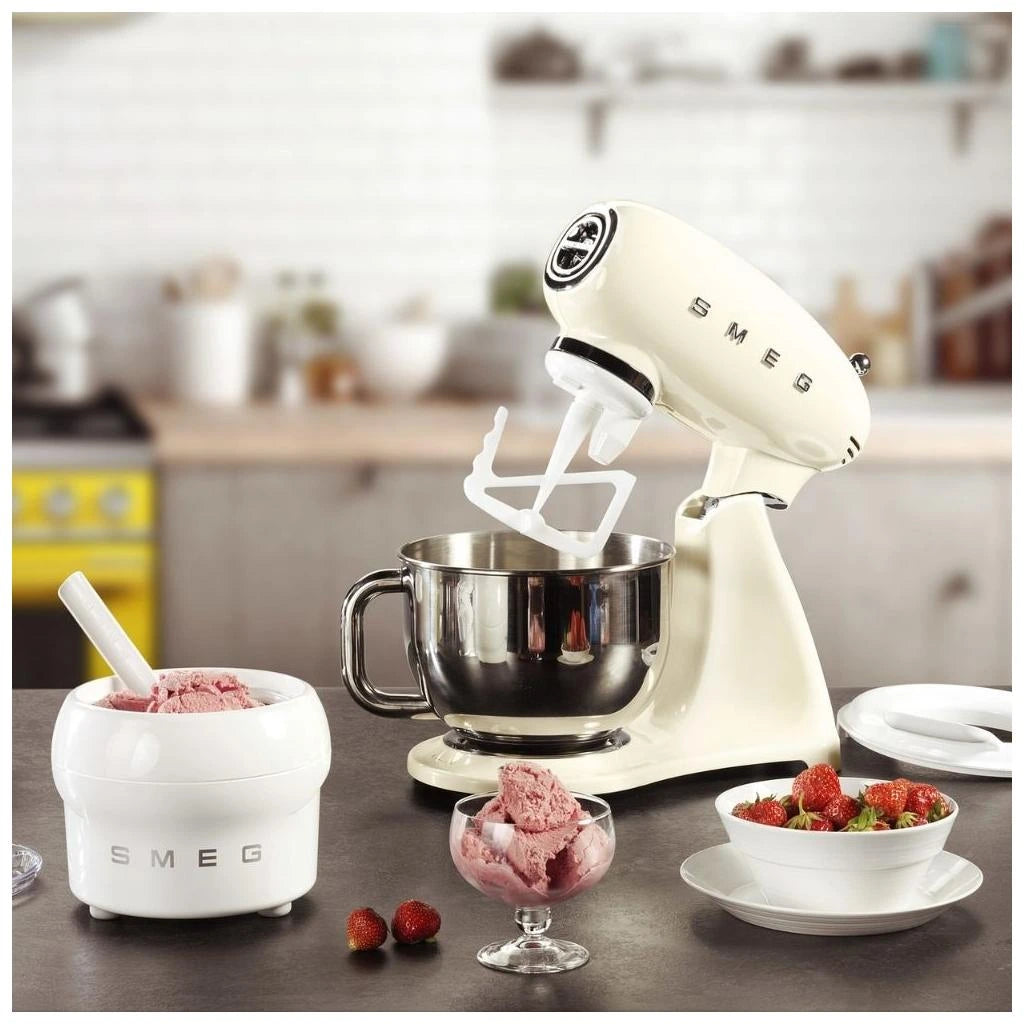 50's Style Køkkenmaskine Inkl. 4 ekstra dele SMF03WHEU
